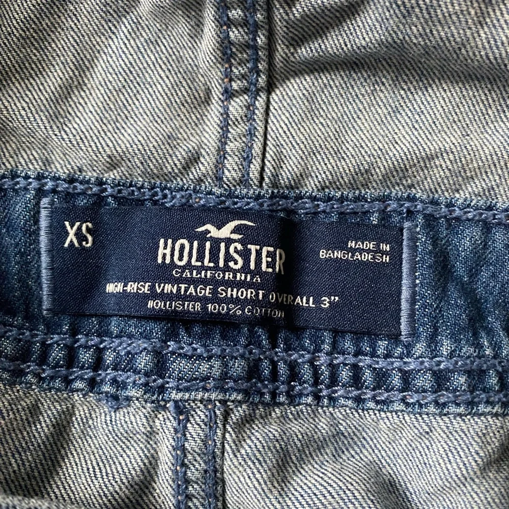 SOLD Hollister Overall Shorts - Picture 4 of 4